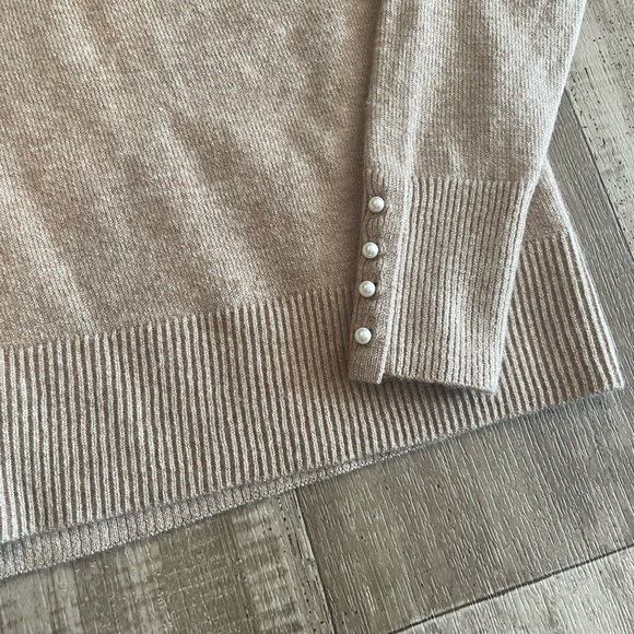 Women’s Loft Sweater - Picture 14 of 15